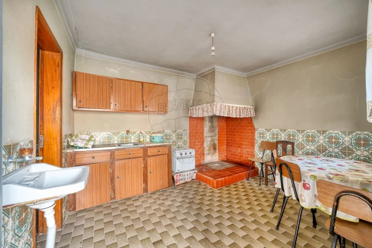 Moradia T1 para Venda em Alcobertas Foto 4