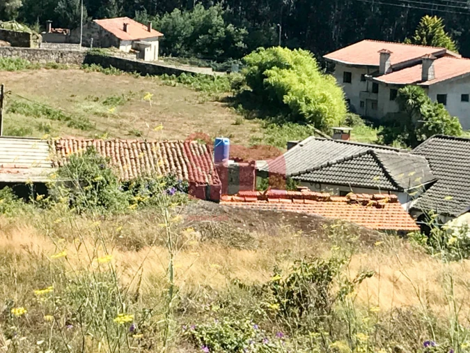 Terreno para Venda em Lordelo Foto 3