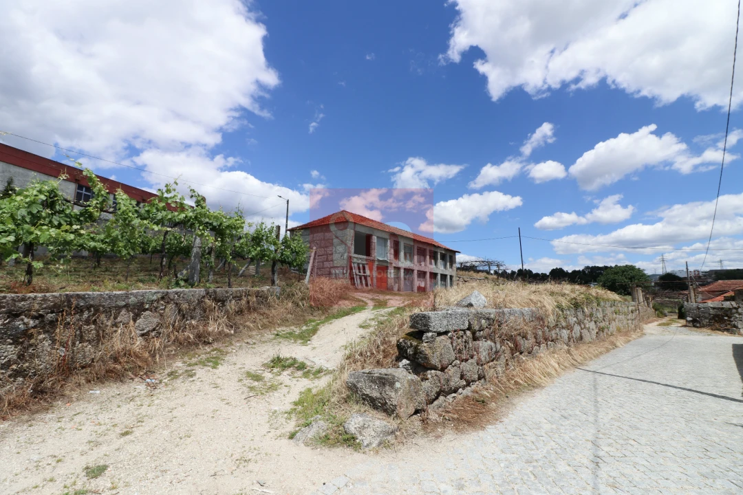 Quinta T0 para Venda em Selho (São Jorge) Foto 1