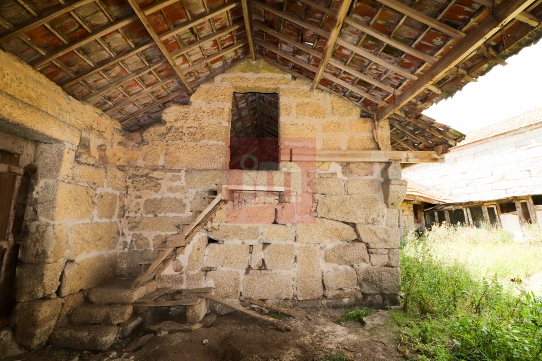 Quinta T0 para Venda em Selho (São Jorge) Foto 48