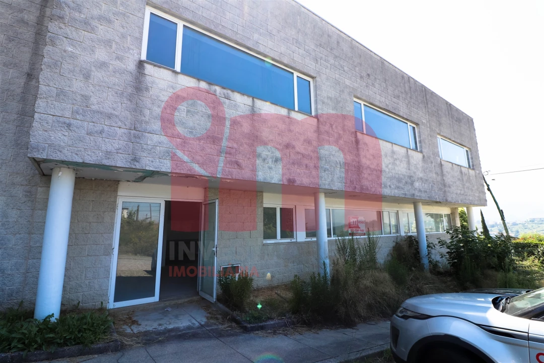 Armazém para Venda em Selho São Lourenço e Gominhães Foto 3