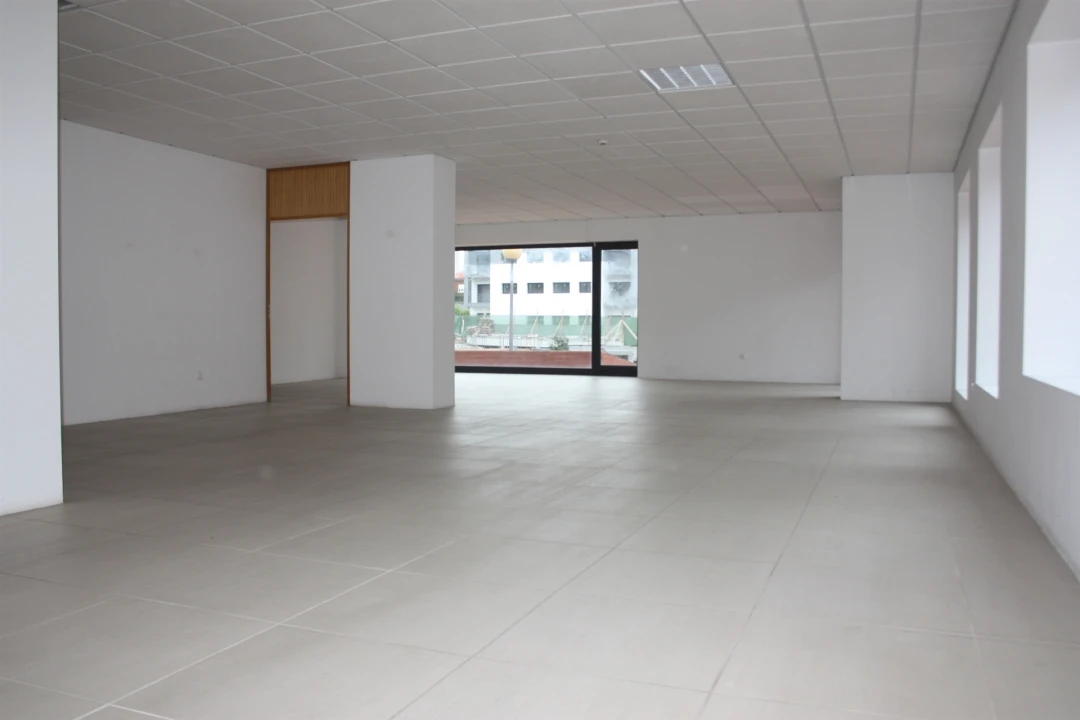 Loja para Venda em Rebordões Foto 4