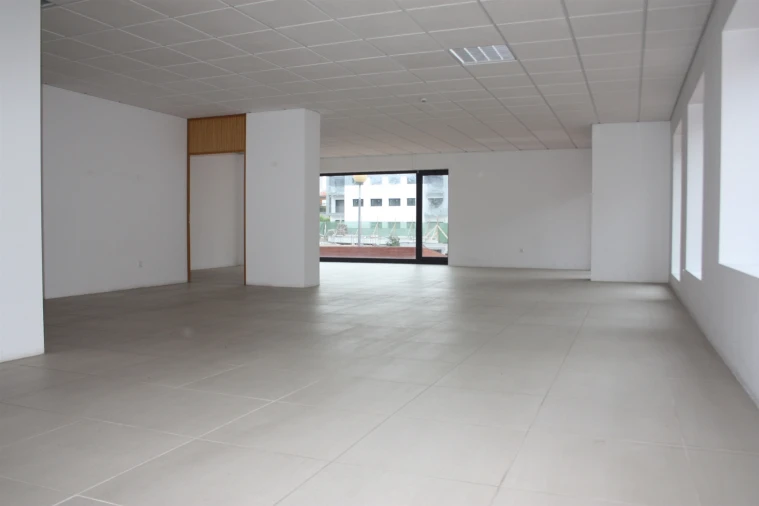 Loja para Venda em Rebordões Foto 4