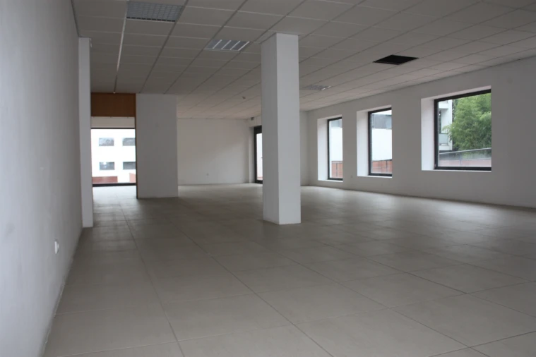 Loja para Venda em Rebordões Foto 3