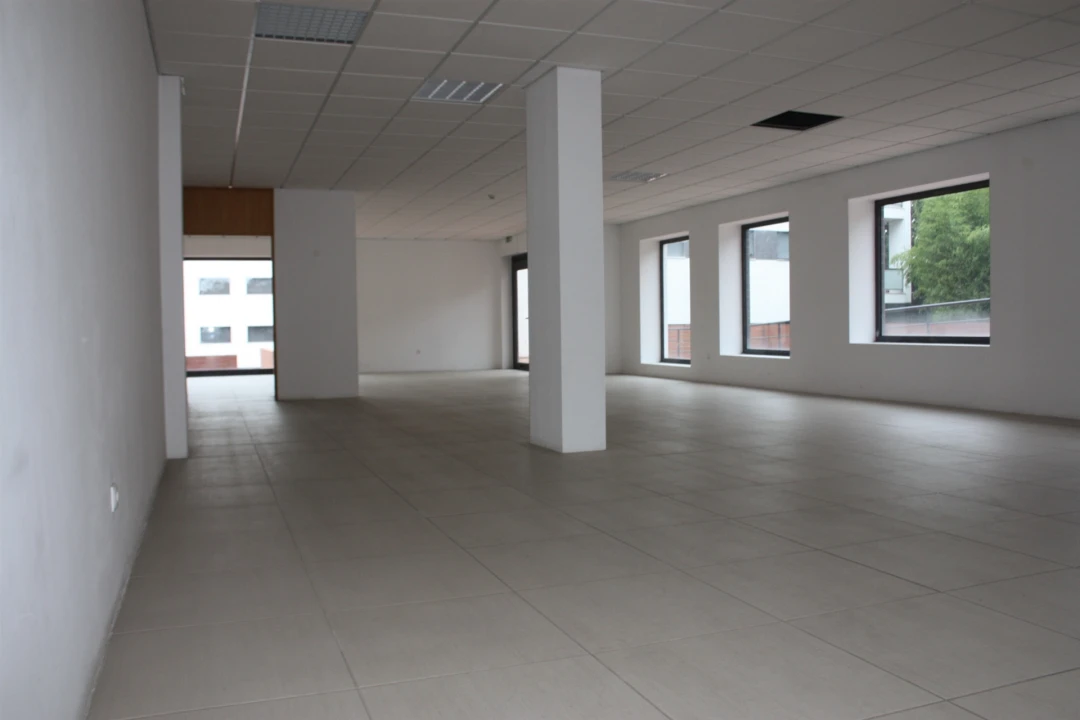 Loja para Venda em Rebordões Foto 3