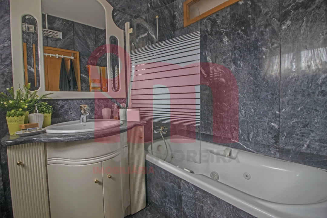 Apartamento T2 para Venda em Vila das Aves Foto 12