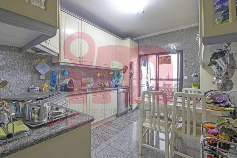 Apartamento T2 para Venda em Vila das Aves Foto 4