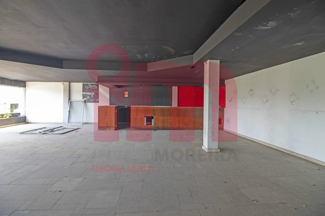 Loja para Arrendamento em Moreira de Conegos Foto 5