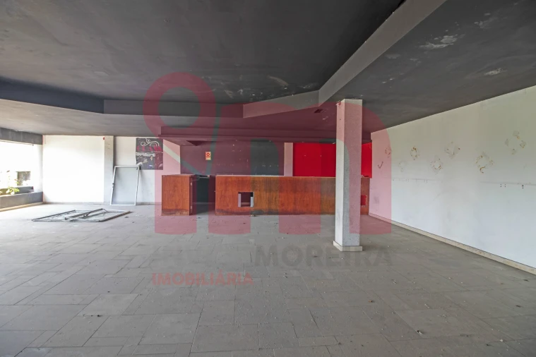 Loja para Arrendamento em Moreira de Conegos Foto 5