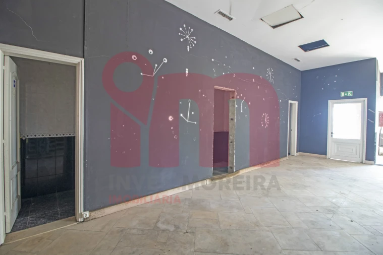 Loja para Arrendamento em Moreira de Conegos Foto 7