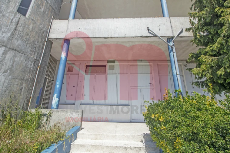 Loja para Arrendamento em Moreira de Conegos Foto 1