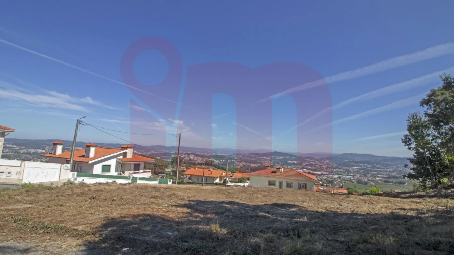 Terreno para Venda em Roriz