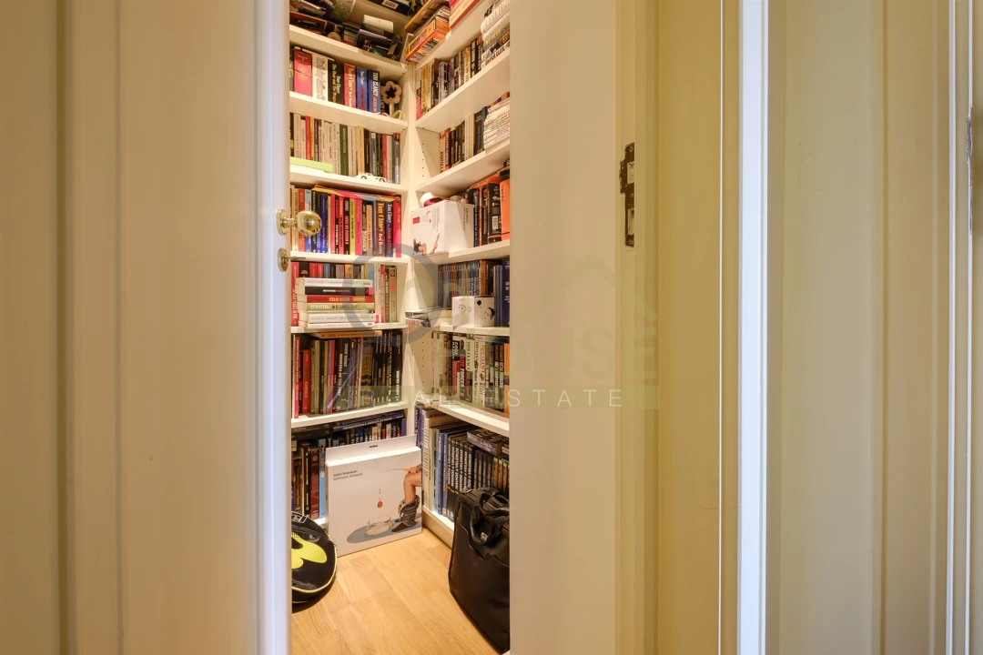 Apartamento T2 para Venda em Campolide Foto 10