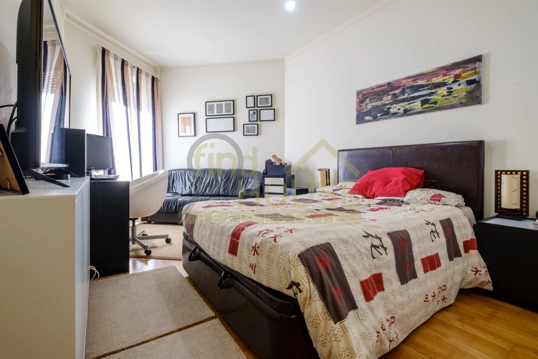 Apartamento T2 para Venda em Campolide Foto 24