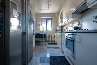 Apartamento T2 para Venda em Campolide