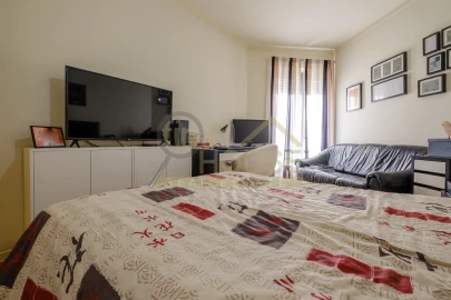 Apartamento T2 para Venda em Campolide