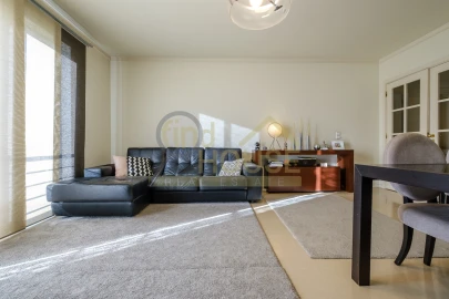 Apartamento T2 para Venda em Campolide