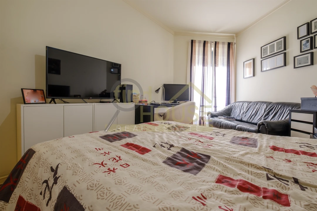 Apartamento T2 para Venda em Campolide Foto 27