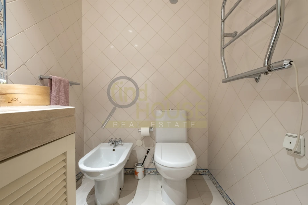 Apartamento T2 para Venda em Campolide Foto 16