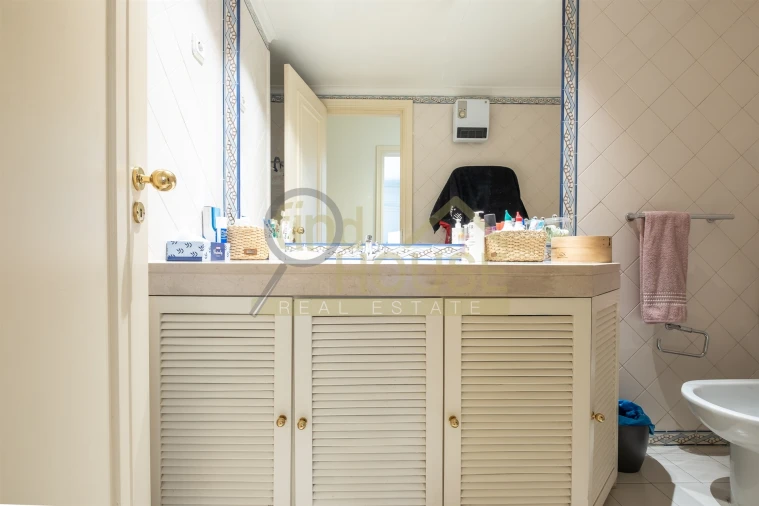 Apartamento T2 para Venda em Campolide Foto 15