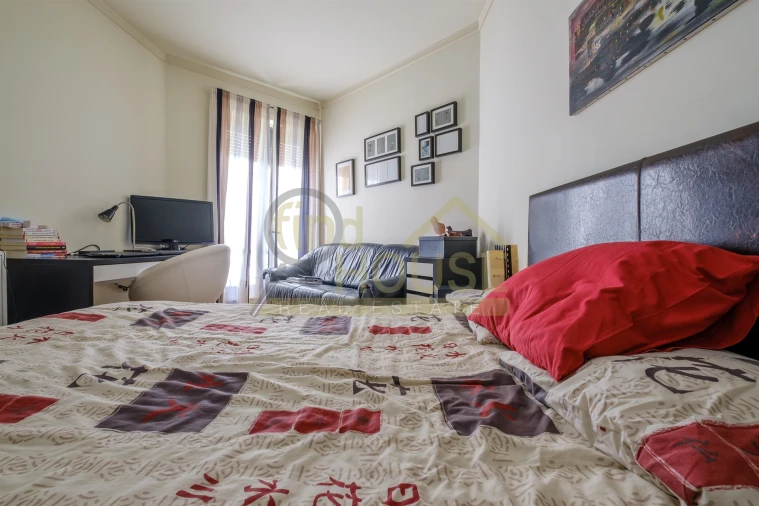 Apartamento T2 para Venda em Campolide Foto 26