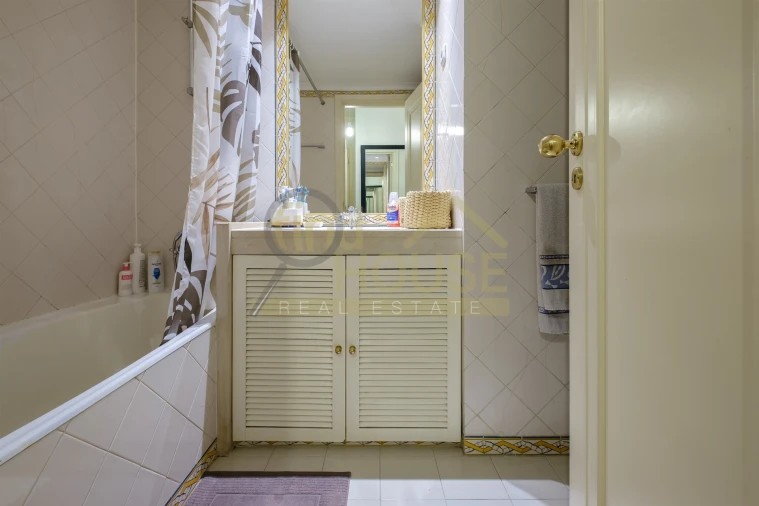 Apartamento T2 para Venda em Campolide Foto 20