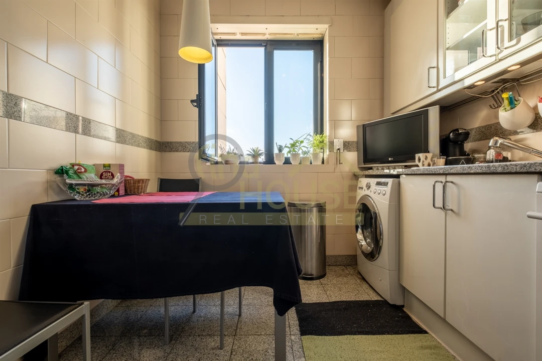 Apartamento T2 para Venda em Campolide Foto 34