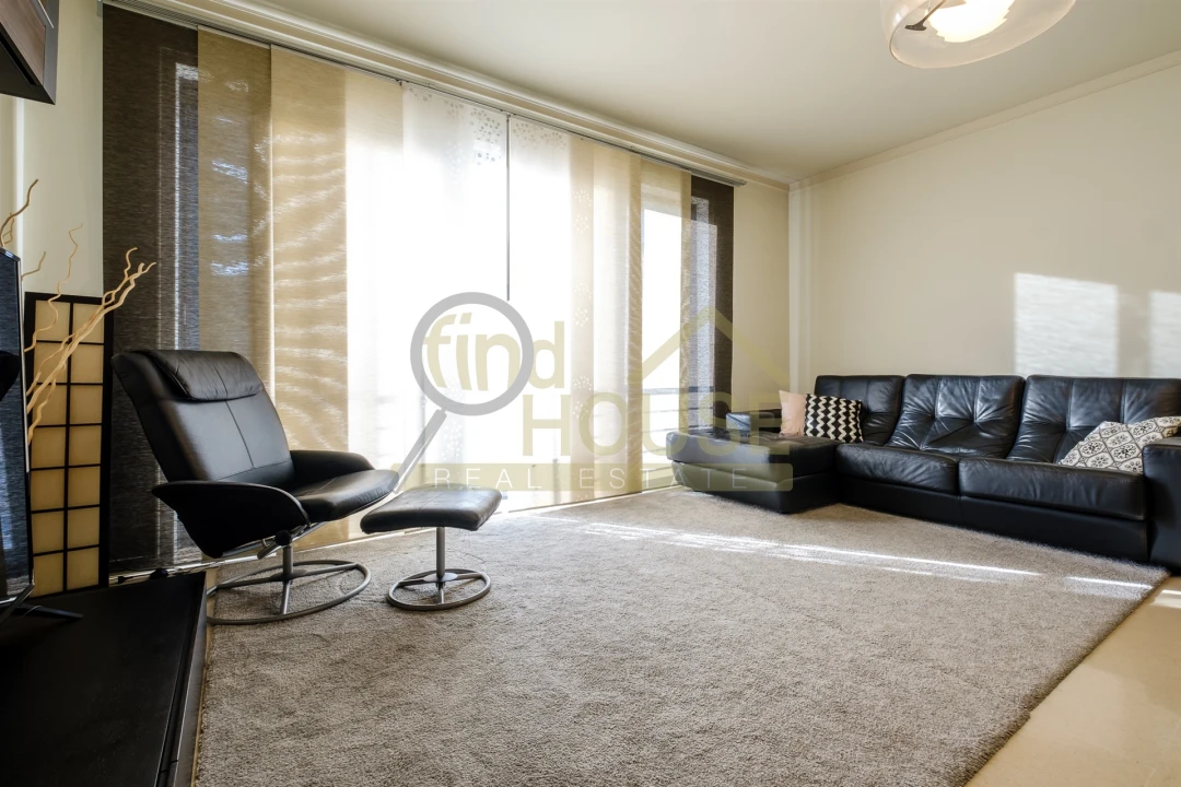 Apartamento T2 para Venda em Campolide Foto 6