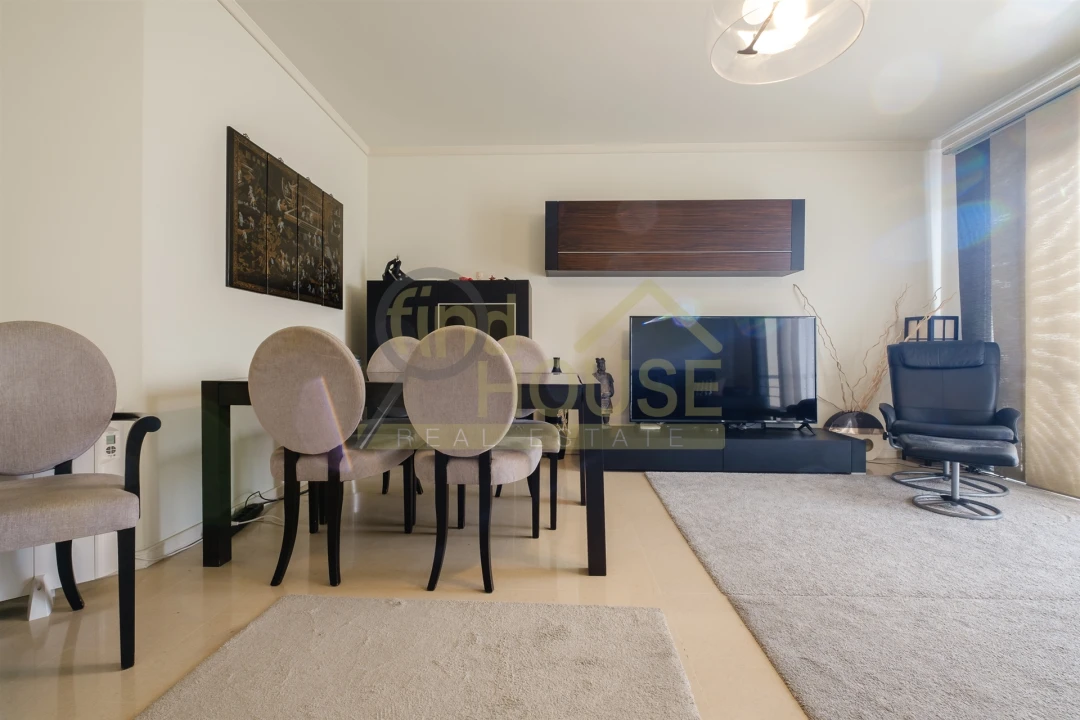 Apartamento T2 para Venda em Campolide Foto 5