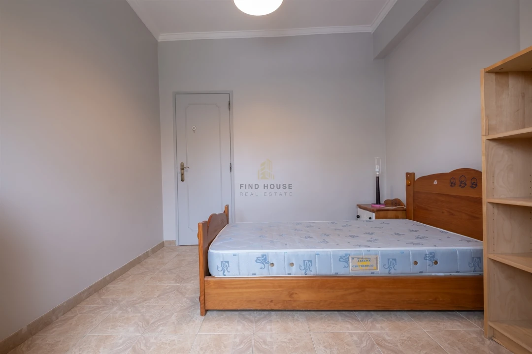 Apartamento T2 para Venda em Amora Foto 13
