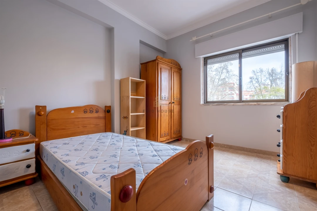 Apartamento T2 para Venda em Amora Foto 9