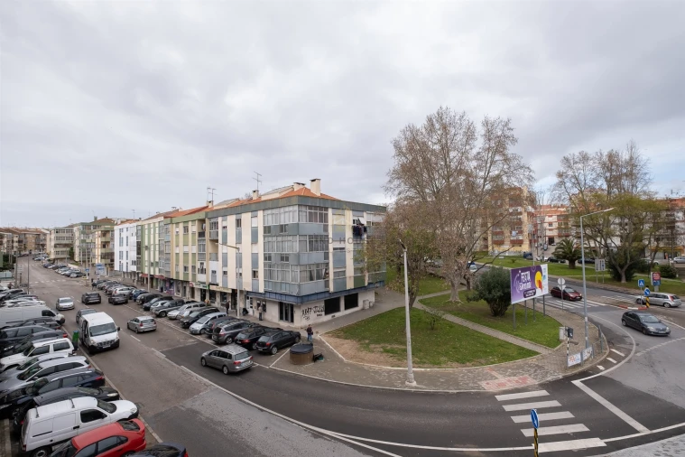 Apartamento T2 para Venda em Amora Foto 15