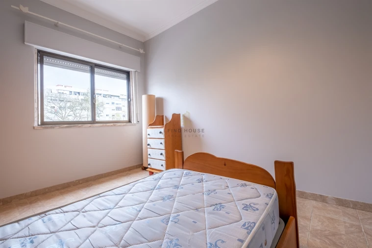 Apartamento T2 para Venda em Amora Foto 11