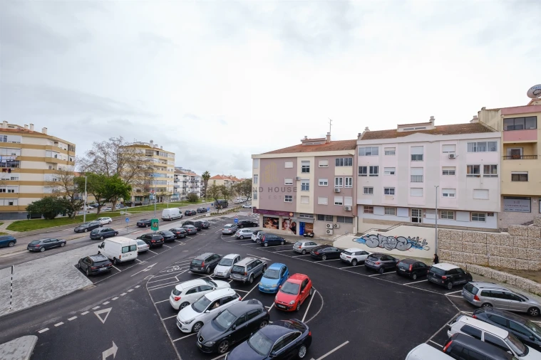 Apartamento T2 para Venda em Amora Foto 26