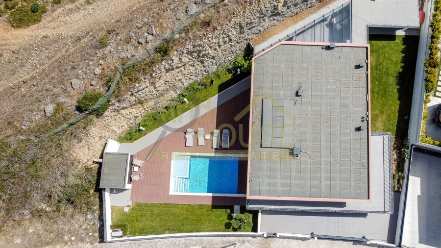 Moradia T4 para Venda em Queluz e Belas Foto 8