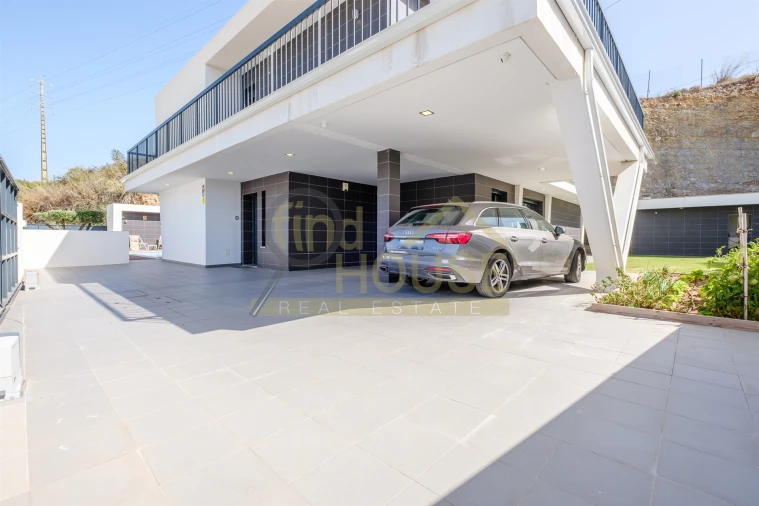 Moradia T4 para Venda em Queluz e Belas Foto 11