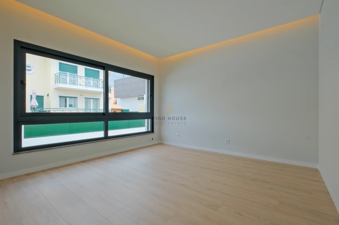 Moradia T4 para Venda em Carcavelos e Parede Foto 47