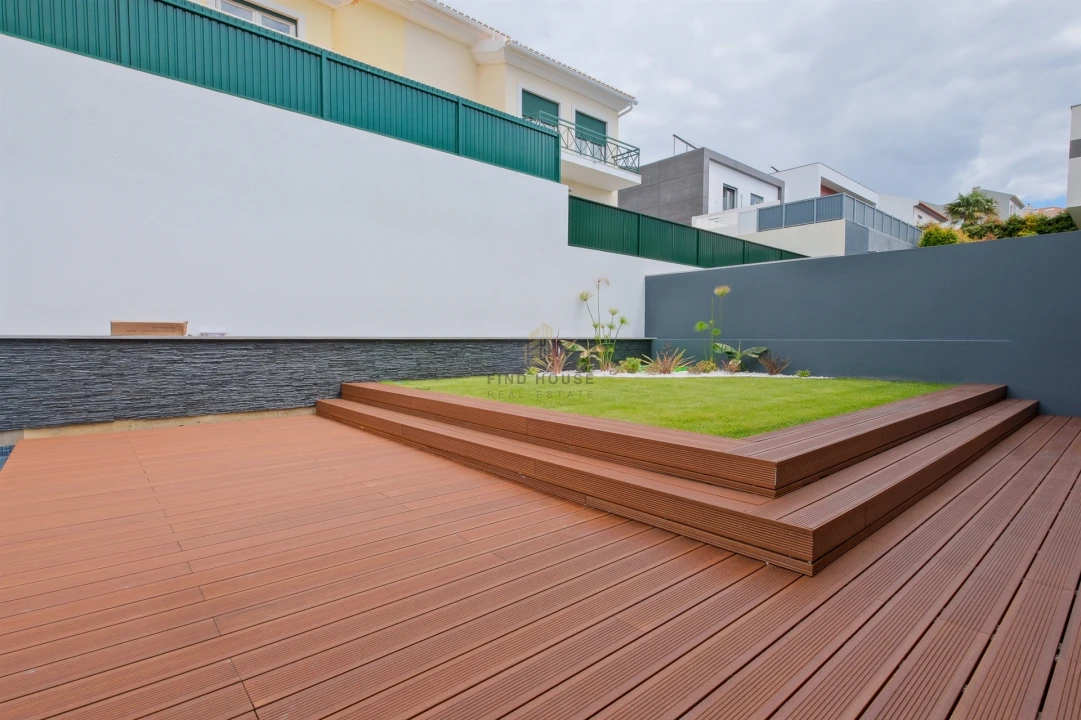 Moradia T4 para Venda em Carcavelos e Parede Foto 9
