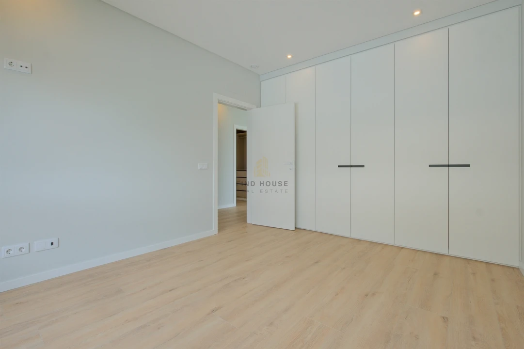 Moradia T4 para Venda em Carcavelos e Parede Foto 42