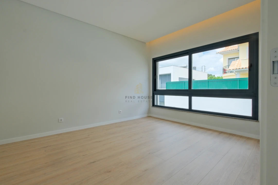 Moradia T4 para Venda em Carcavelos e Parede Foto 41