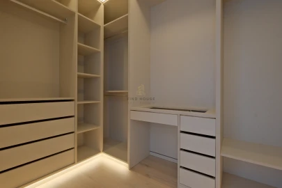 Moradia T4 para Venda em Carcavelos e Parede