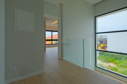 Moradia T4 para Venda em Carcavelos e Parede