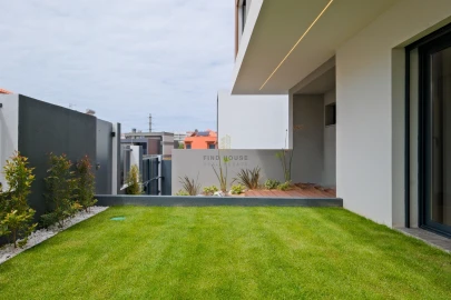 Moradia T4 para Venda em Carcavelos e Parede