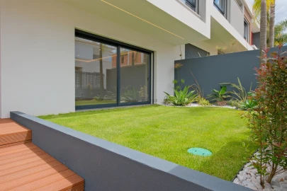 Moradia T4 para Venda em Carcavelos e Parede