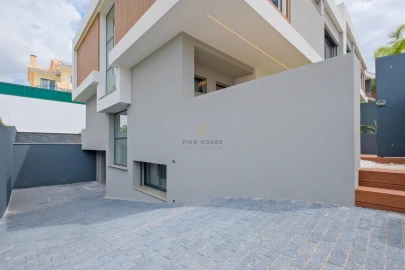 Moradia T4 para Venda em Carcavelos e Parede