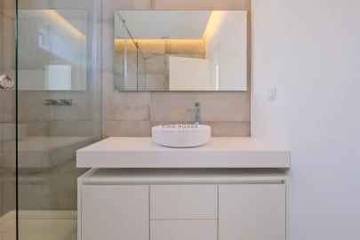 Moradia T4 para Venda em Carcavelos e Parede