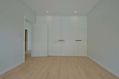 Moradia T4 para Venda em Carcavelos e Parede