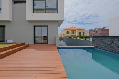 Moradia T4 para Venda em Carcavelos e Parede