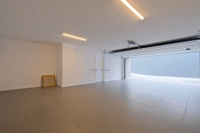 Moradia T4 para Venda em Carcavelos e Parede
