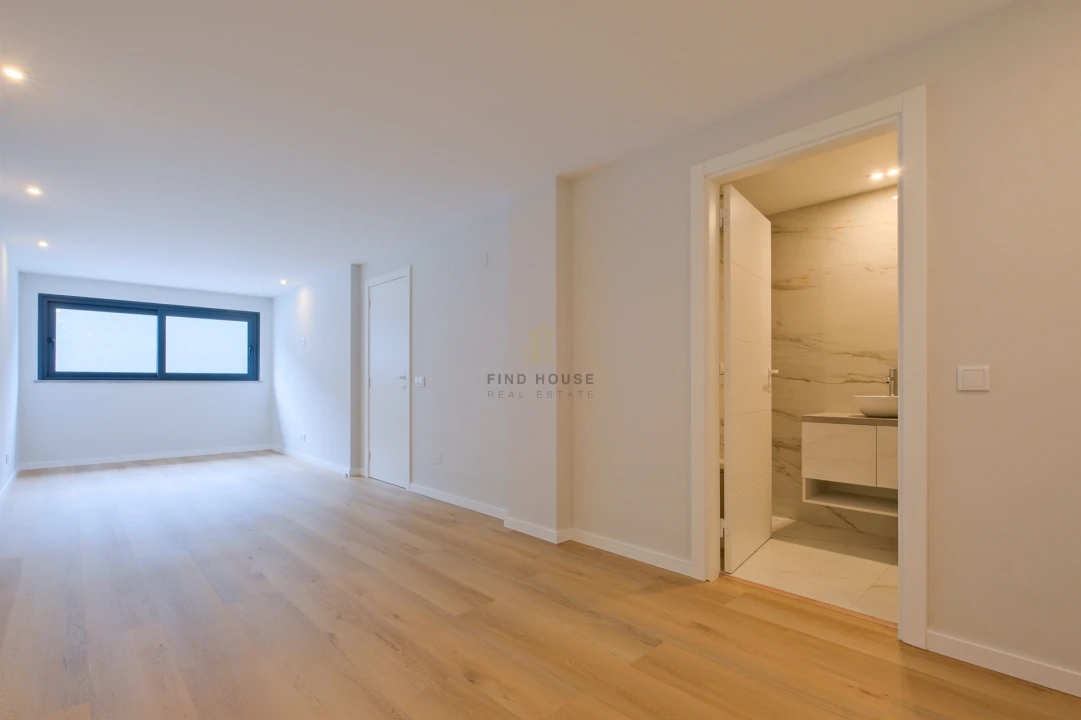 Moradia T4 para Venda em Carcavelos e Parede Foto 52